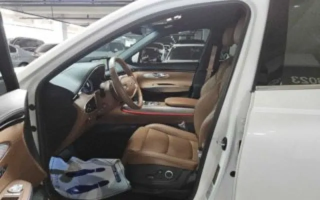 수원실매물중고차사이트 GV70 2.5T 가솔린 2WD 매물 사진 16 - 2022/05 32,178km